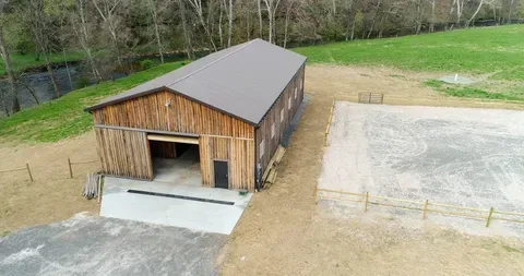 Meadowbrook Stables featured image